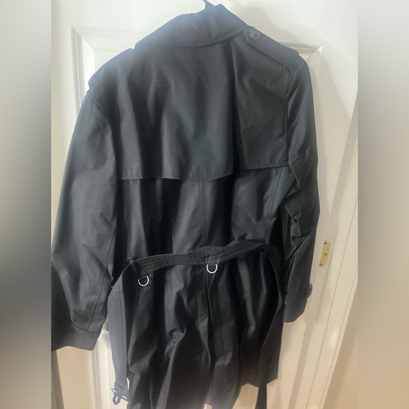 Burberry Men's Black Trench Coat with Iconic Check Lining practically new - Picture 3 of 3